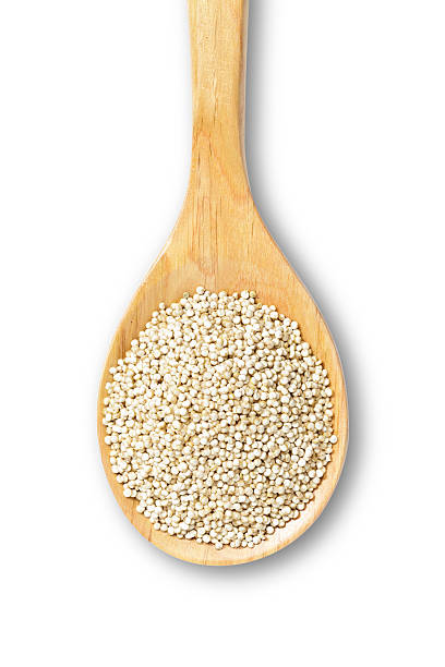 quinoa - quinoa spoon wood photography imagens e fotografias de stock