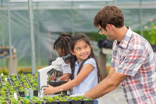 お子様の勉強する生物 - teaching field trip classroom child ストックフォトと画像