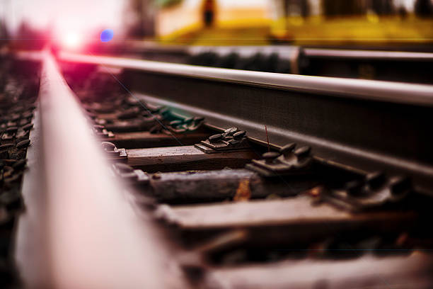 la direction - looking at view railroad station street railroad track photos et images de collection