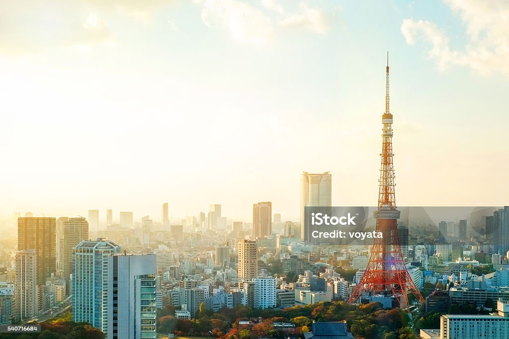 Vista panorámica de Torre de Tokio en moring sunrise - Foto de stock de Tokio libre de derechos