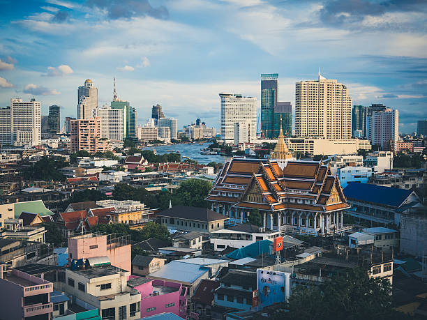 bangkok mieście aniołów sylwetka na tle nieba o zmierzchu - krungthep zdjęcia i obrazy z banku zdjęć