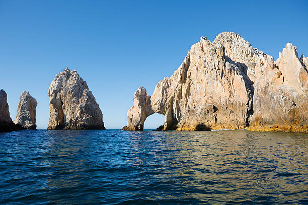 istock Mexico. The Arch Of Cabo San Lucas. 540731106