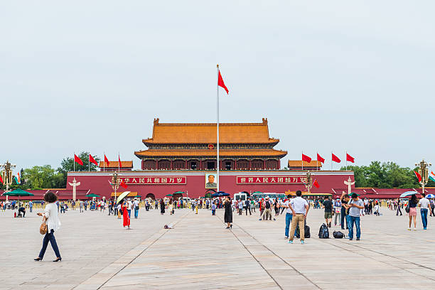 platz des himmlischen friedens  - column china history beijing stock-fotos und bilder