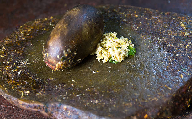 imbir i czosnek szkodnika na łupków kamienia - asian cuisine close up garlic vegetable zdjęcia i obrazy z banku zdjęć