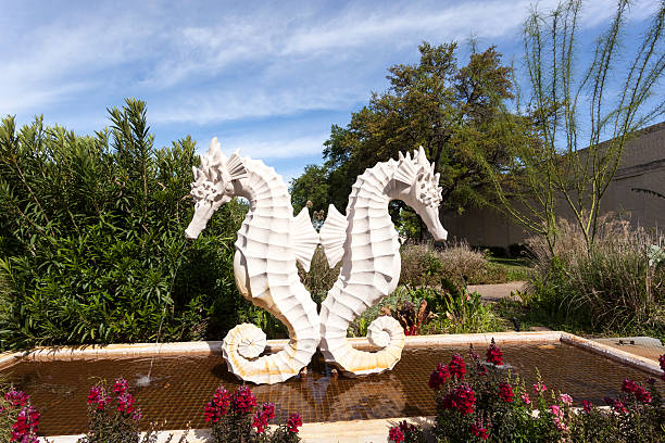 estatua del caballito de mar en el fair park, dallas - fair park fotografías e imágenes de stock