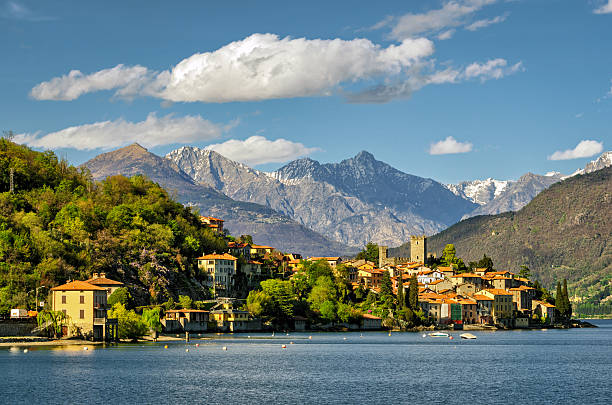 озеро комо (озеро комо) rezzonico1 - lake como water italy sunset стоковые фото и изображения