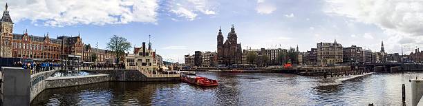 amsterdam skyline hoher auflösung panorama - nemo museum stock-fotos und bilder