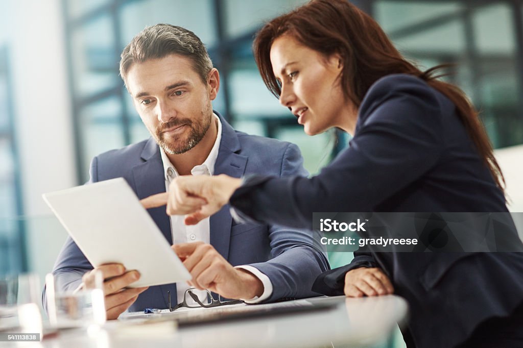 Erzählen Sie mir mehr über. - Lizenzfrei Frauen Stock-Foto