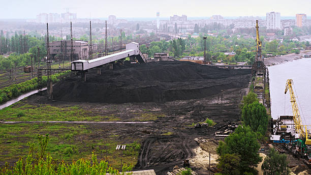 istock Coal tankage nearpower plant 541134576