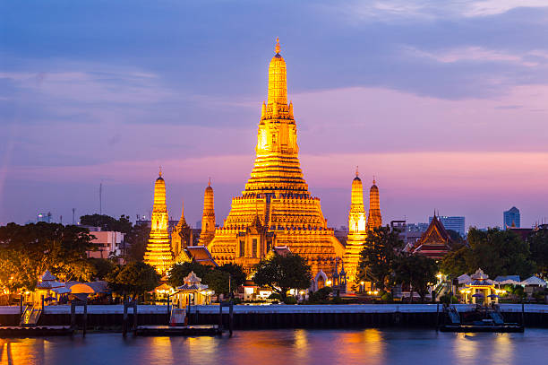 istock Wat Arun at twilight, Bangkok, Thailand 541285048