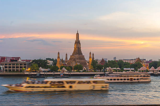 istock Wat Arun at twilight, Bangkok, Thailand 541285250
