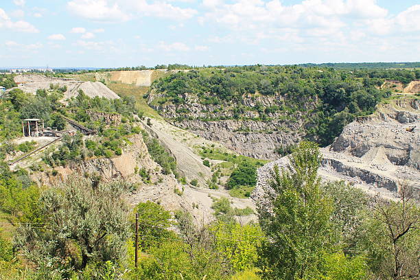 istock Extraction of mineral resources in the quarry 541590598