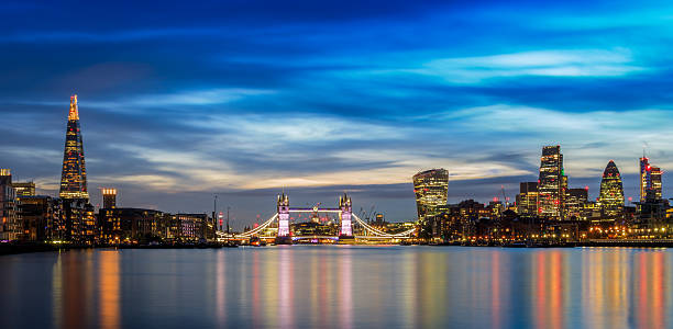 istock Illuminated London Cityscape During Sunset 541591750
