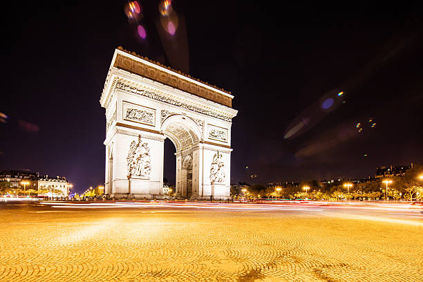 凱旋門にパリ,フランス - triumphbogen ストックフォトと画像