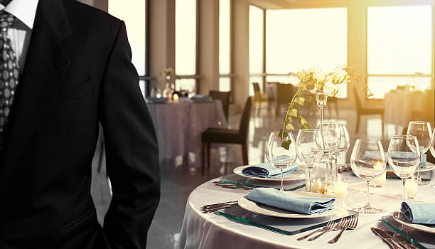 configuración de la mesa de negocios de la boda - wedding reception fine dining table restaurant fotografías e imágenes de stock