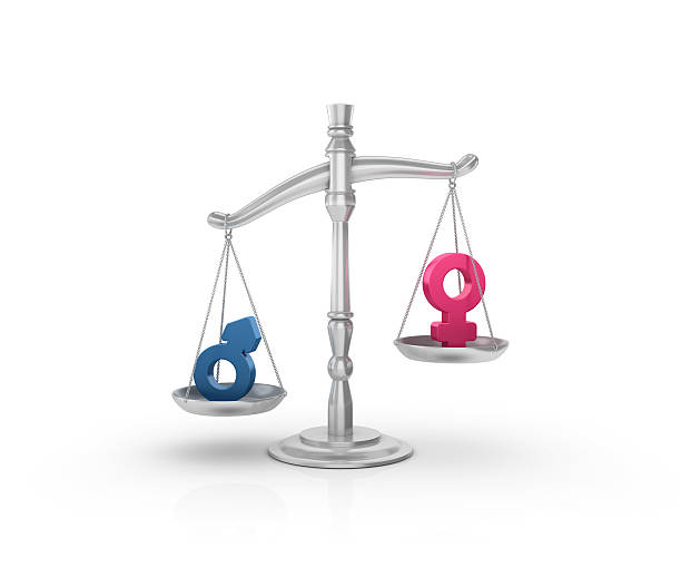 escala de peso com símbolos de gênero no fundo branco - gender symbol scales of justice weight scale imbalance - fotografias e filmes do acervo