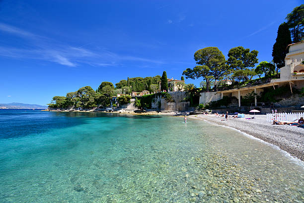 paloma beach und beach club im süden von frankreich.   - villefranche sur mer stock-fotos und bilder