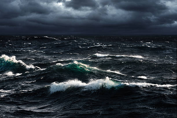 ウェイブズ  - sea storm ストックフォトと画像