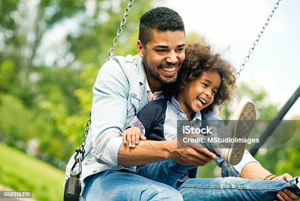 Spaß Haben Mit Tochter Stockfoto und mehr Bilder von Vater - Vater, Familie, Kind