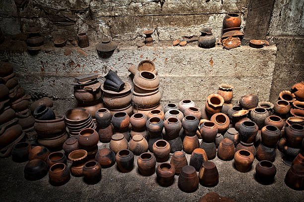 istock : Making pottery On the local territory, Ko kret, Nonthaburi 542080266
