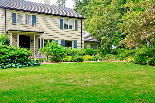 istock Small American home with light exterior. 542094860