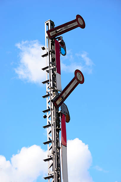 railway signal railway signal for free ride schienennetz stock pictures, royalty-free photos & images