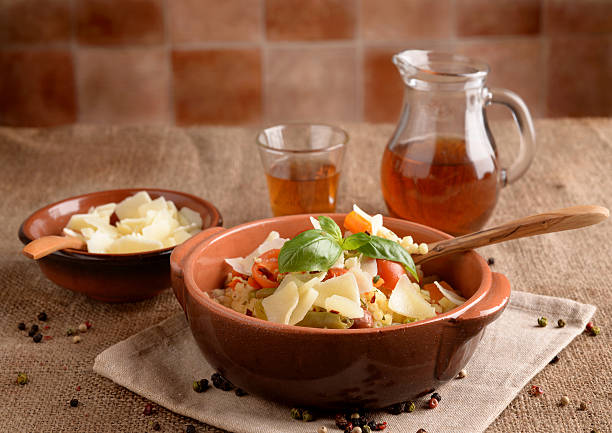 soup with vegetables and legumes - basil tomato soup food and drink imagens e fotografias de stock