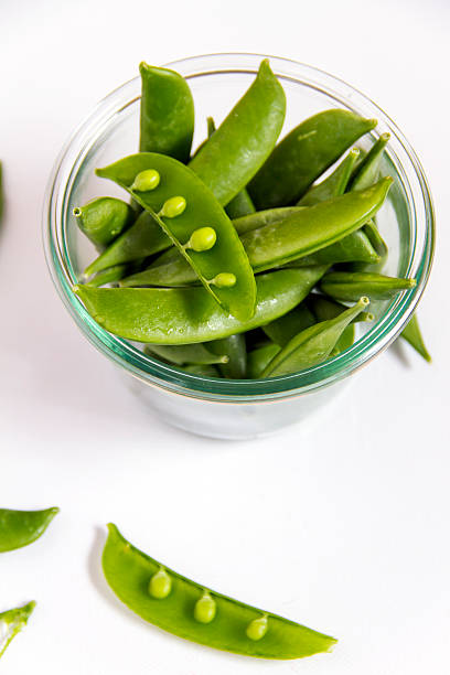 슈가 스냅 콩. - green pea pea pod sweet food freshness 뉴스 사진 이미지