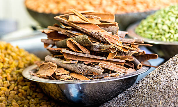 istock Cinnamon bowl at a market in Old Delhi 542186122