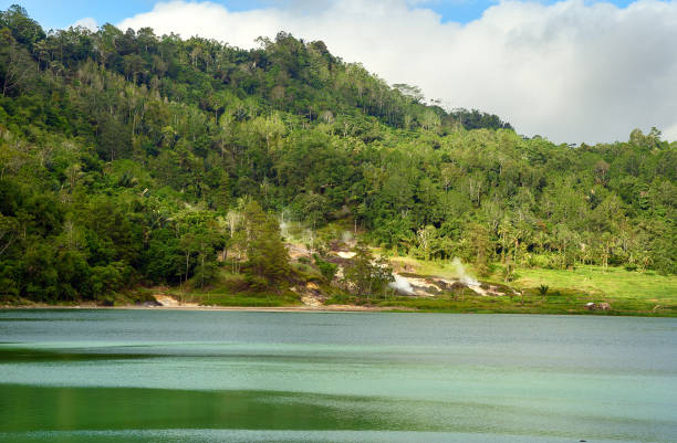 istock Linau lake in Tomohon 542209510