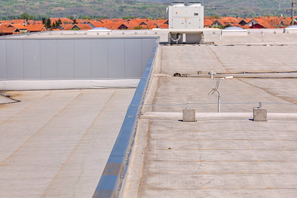 istock Building roof top details 542210540