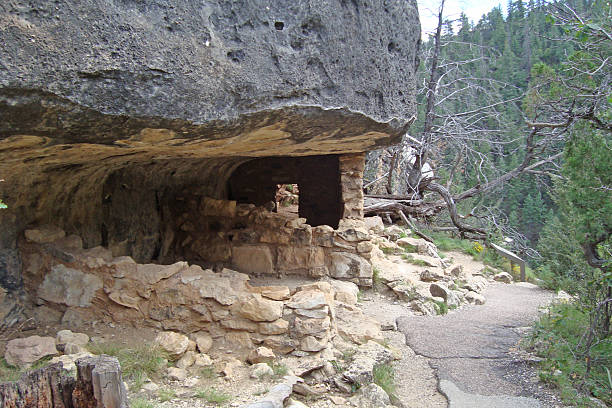istock Walnut Canyon Cliff Dwellings 542212278
