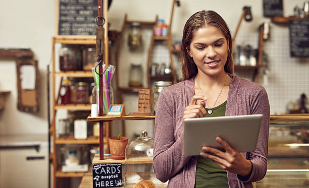 istock Technology has so many advantageous uses for running a cafe 542213008