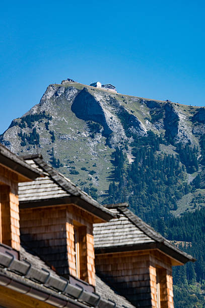 schafberg peak in salzburg, austira - lake amadeus stock-fotos und bilder