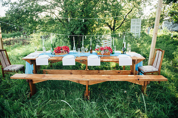 configuration tableau de mariage dans un style rustique - simple living rural scene lifestyles nature photos et images de collection