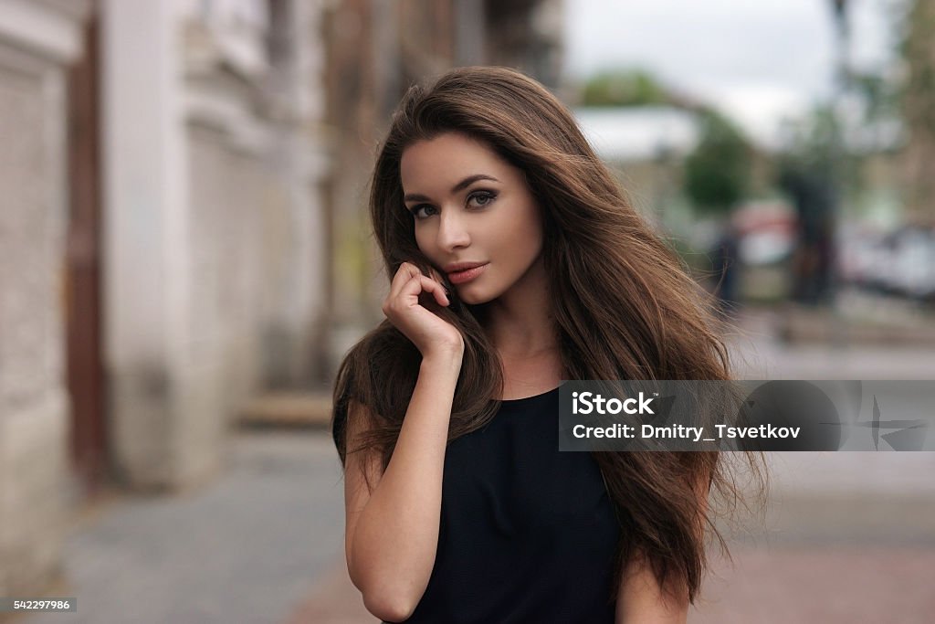 Garota elegante na cidade - Foto de stock de Mulheres royalty-free