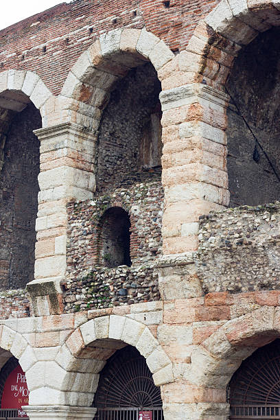istock Arena di Verona 542306842