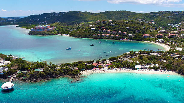 vista aérea de coki praia de st. thomas - st thomas above high angle view coki beach imagens e fotografias de stock