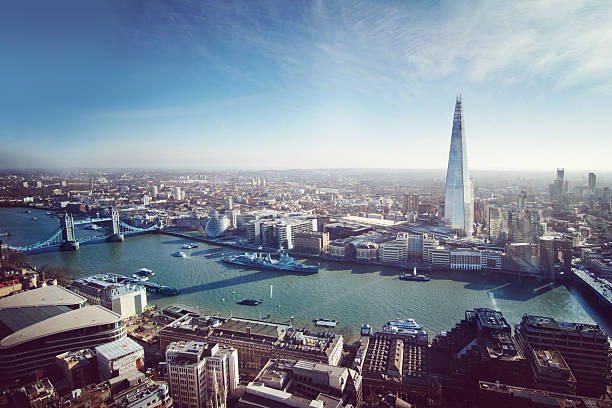vista aérea do london - thames river imagens e fotografias de stock