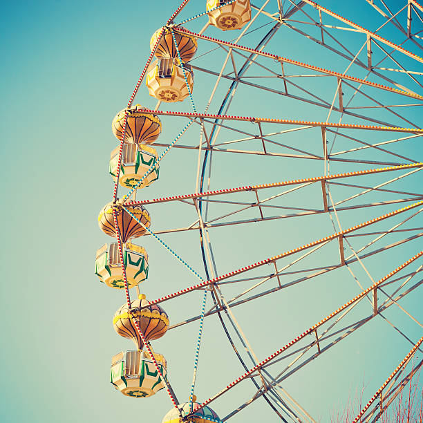 istock Vintage ferris wheel 542549602