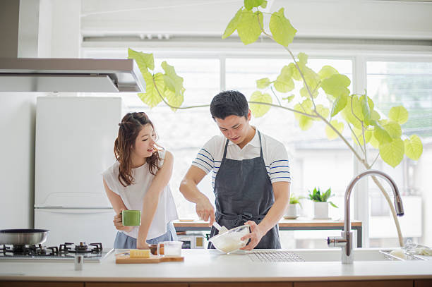 istock Japanese young couple cooking on holiday 542555816