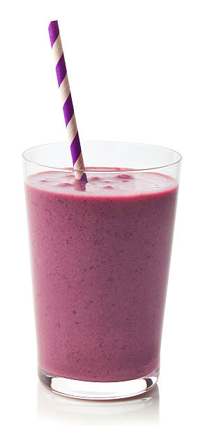 glas blackberry-smoothie  - drinking straw juice frozen glass stock-fotos und bilder