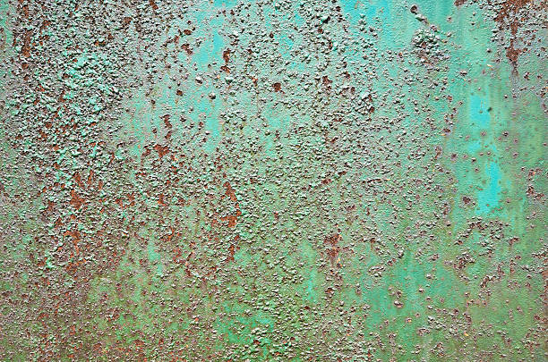 istock Rusty old grunge green empty sheet metal wall texture background 542564146