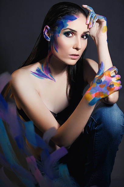 istock Girl in the paints 542567000