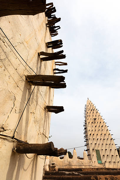 istock Mosque in Bobo-Dioulasso 542592724