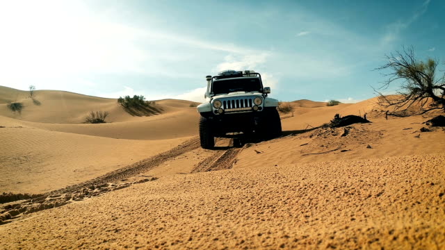 a car in the sahara desert