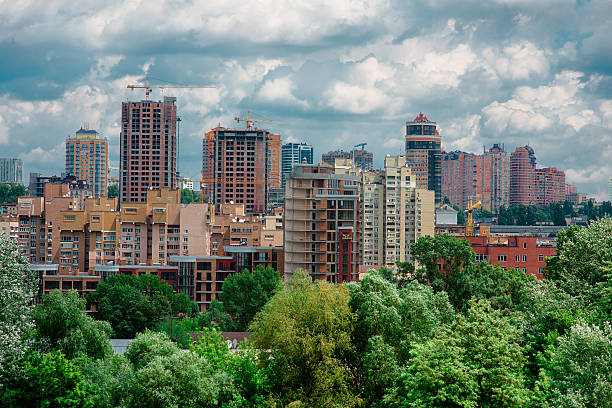 istock Cityscape on the Kiev in a cloudy day 542686040