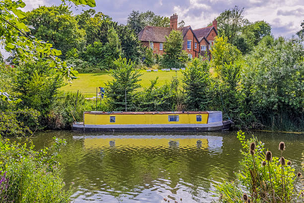 evesham - grass church flood landscape imagens e fotografias de stock