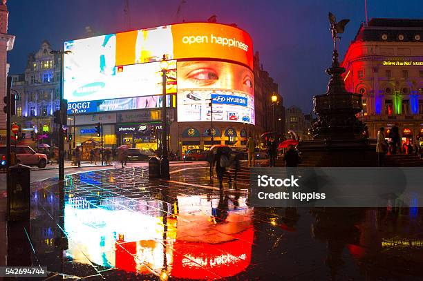 Rain In Piccadilly Circus Stock Photo - Download Image Now - Piccadilly Circus, London - England, Night