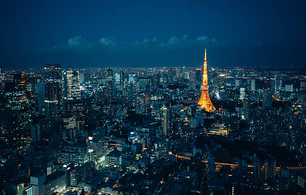 torre de tóquio à noite - tokyo tower fotos imagens e fotografias de stock
